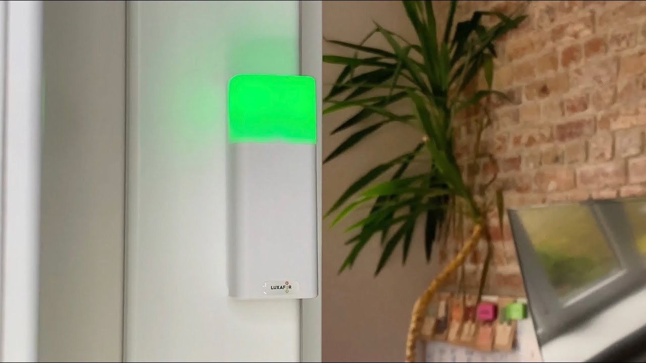 Luxafor Bluetooth Pro | Wireless USB LED do not disturb light that reduces interruptions