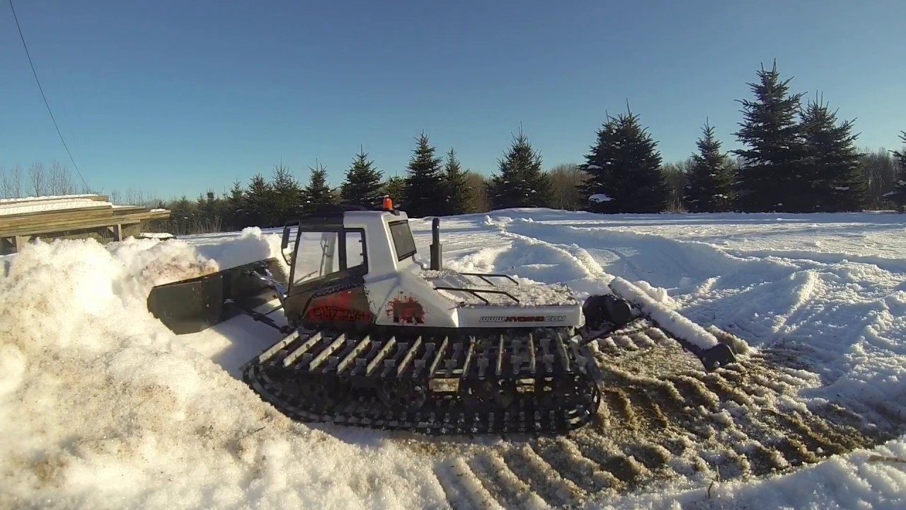 EXTREME RC 4X4 Kyosho Blizzard Working In The Snow (No Music)