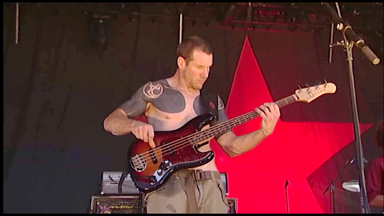 Rage Against The Machine - Bullet In the Head ( OFFICIAL LIVE VIDEO )