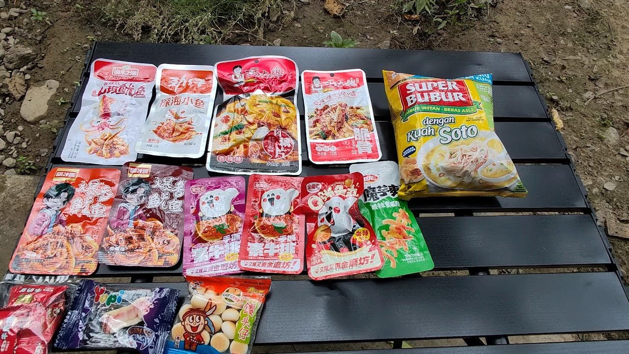 Chinese snack with Indonesian soto porridge