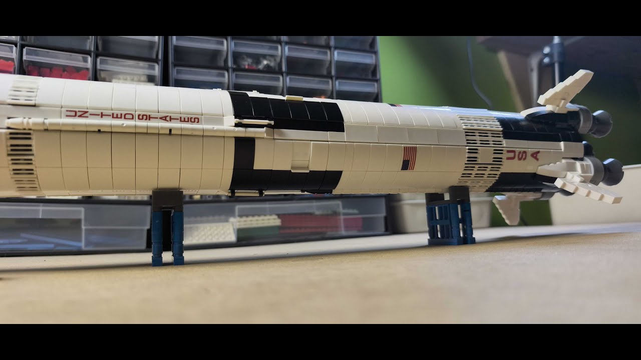 Saturn V rocket assembling timelapse