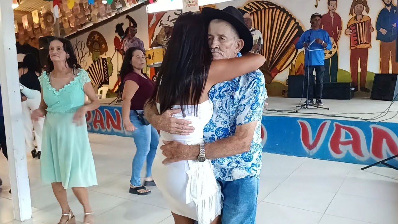 🥁FORRÓ DANADO E ASSIM NINGUÉM FICA PARADO RANCHO DO VAN EM ARAPIRACA ALAGOAS