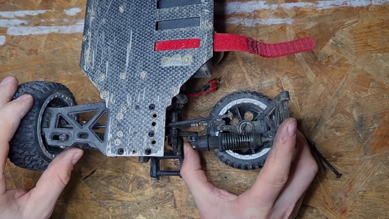 RC Carbon Figther 1/10, 4WD Querlenker Halterrung Reperatur