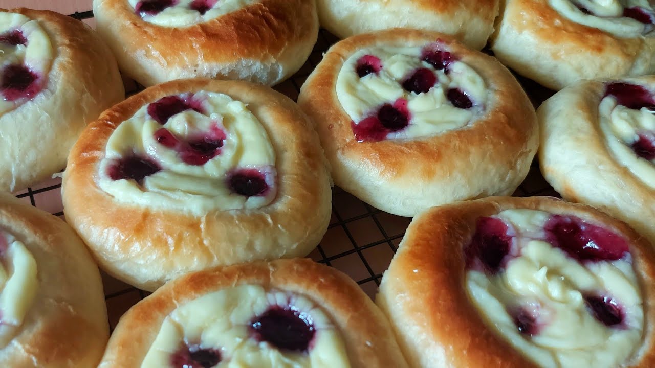Bluberry Creamcheese Bun