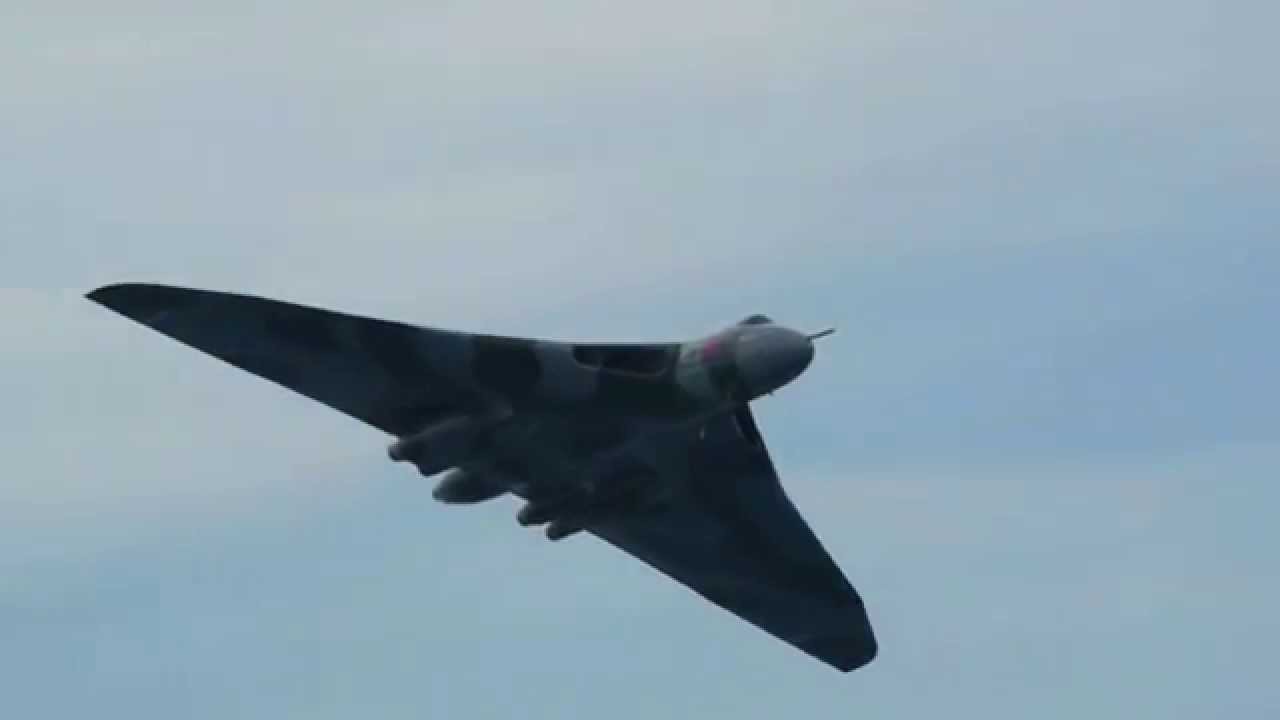 Vulcan Howl at Dawlish