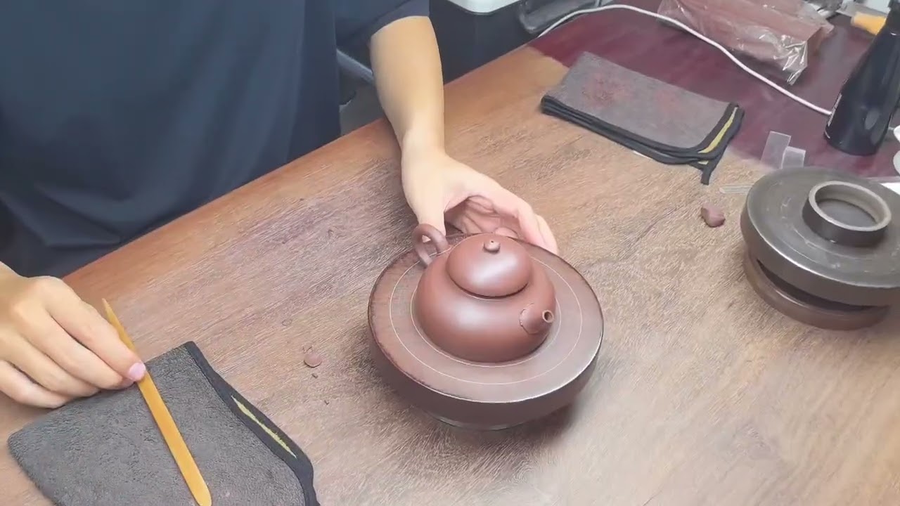 The Enduring Legacy of Chinese Teapots: A Journey Through Clay, Culture and Craftsmanship