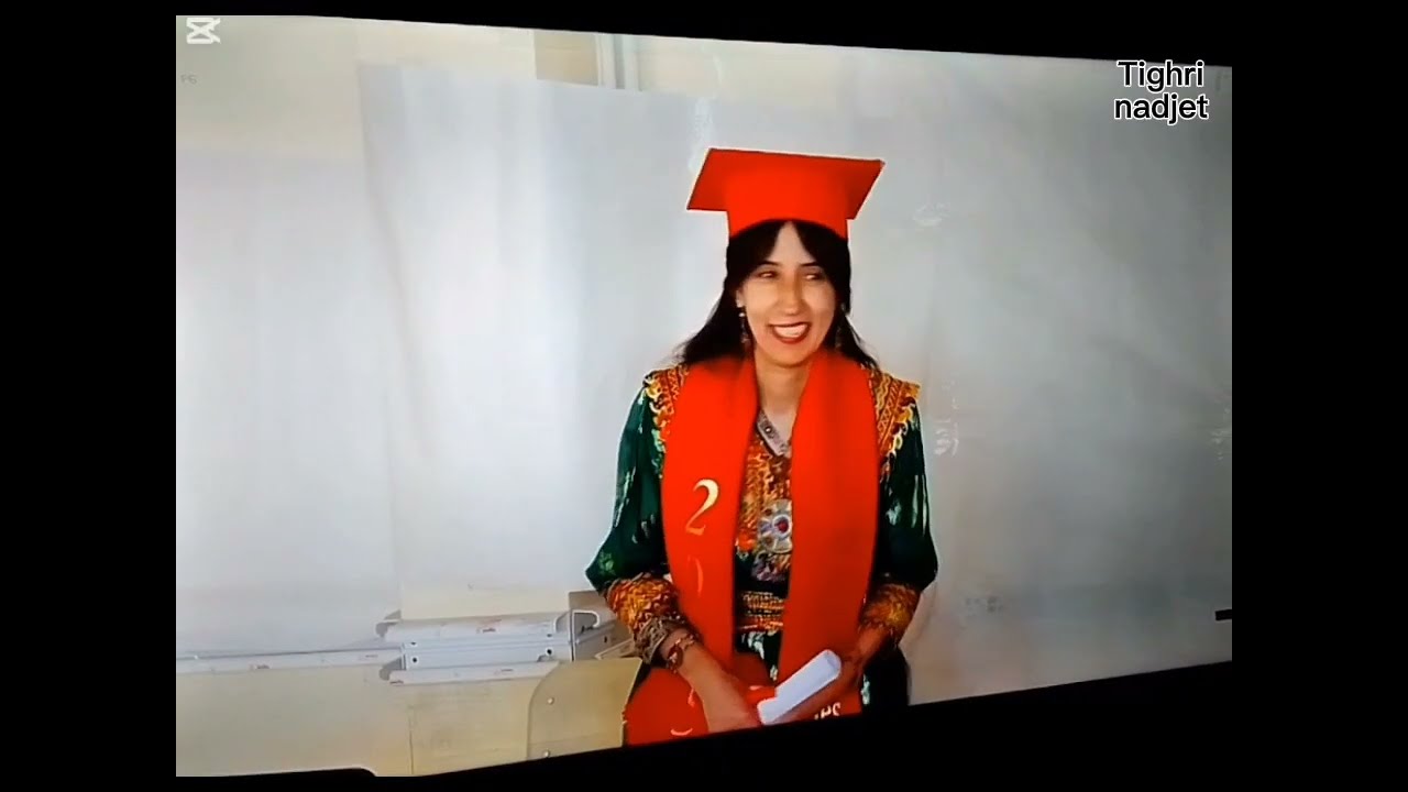 Petite hommage à la cérémonie de ma soutenance 🎓🎙️💪🎥 de fin d'études universitaires 🎓🎙️🎓