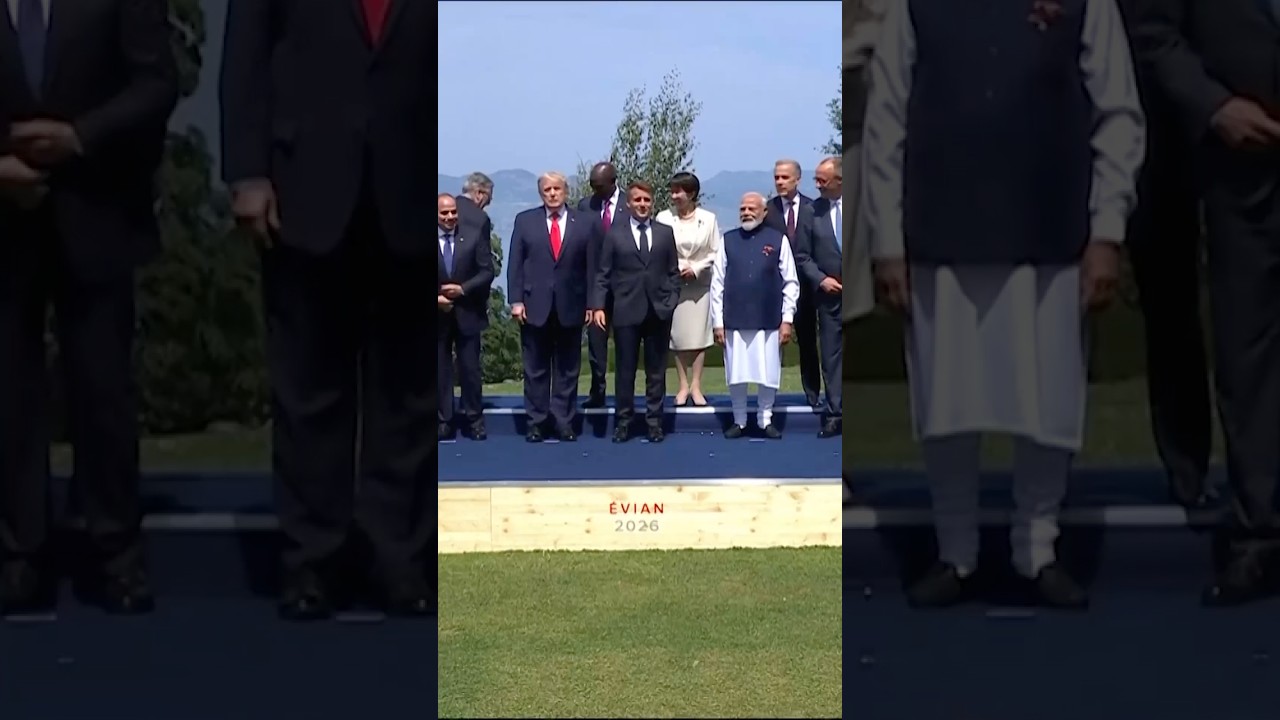 G7 Leaders Take Family Photo on Final Day of Summit