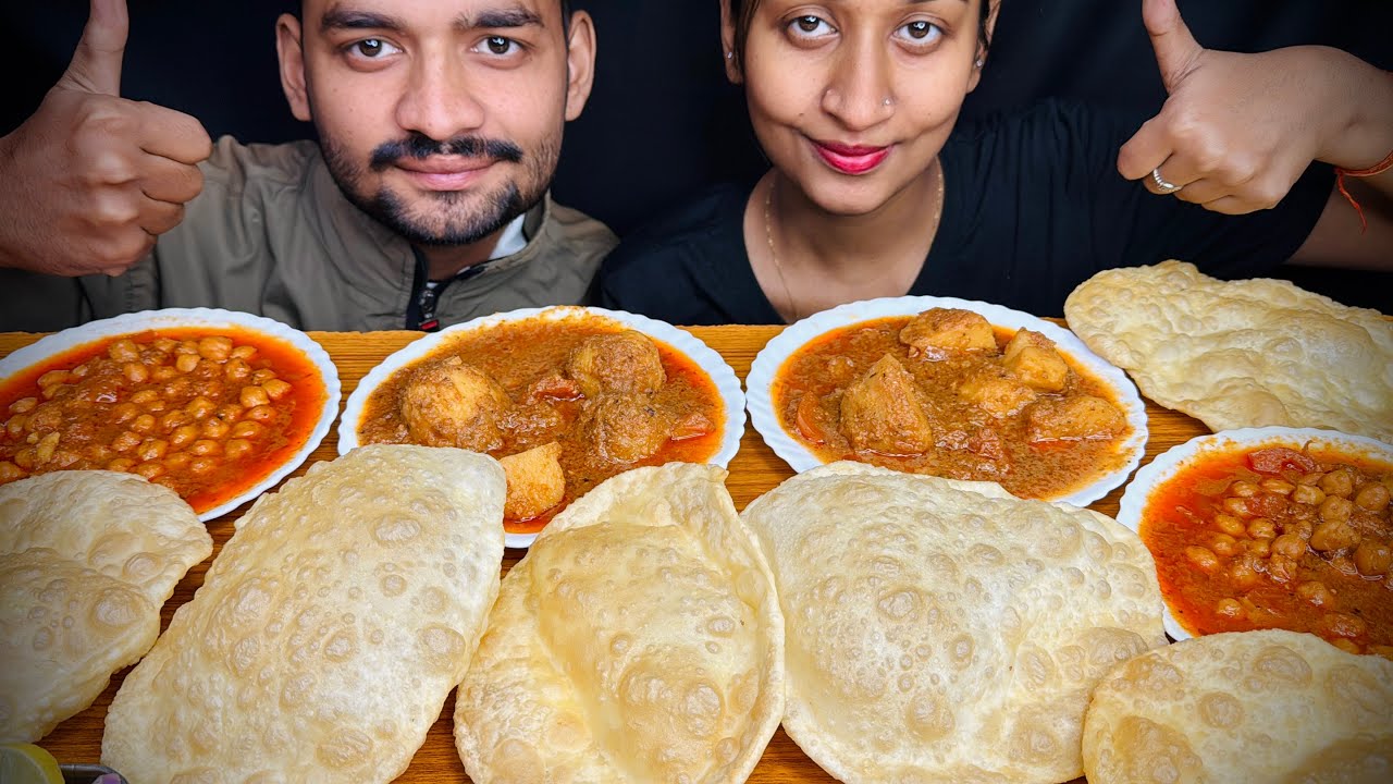 EATING CHOLE BHATURE AND DUM ALOO WITH SALAD| INDIAN FOOD MUKBANG| WINTER STREET FOOD | SPICY FOOOD