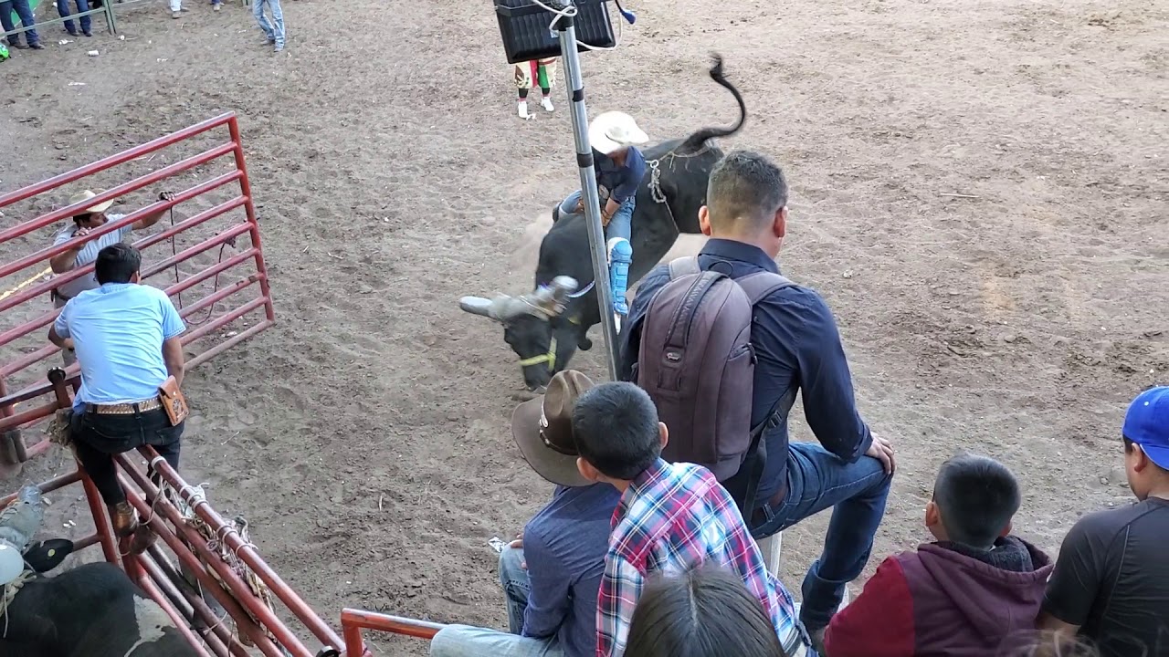 Edgar Martinez vs El Polvorero