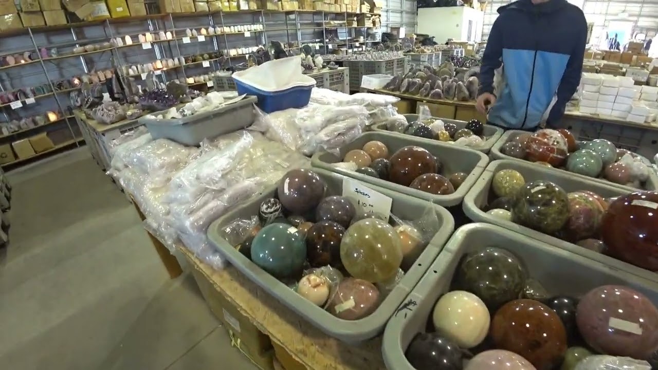 Quartzsite 2025 Day 2: Epic Gem Show & Rockhounding Adventure!