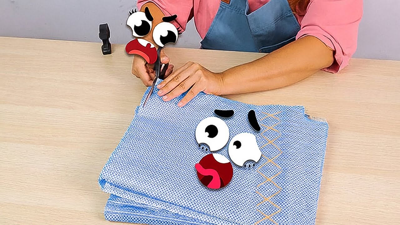 Chatty things and brave food get scared of a horror movie - Doodland #207