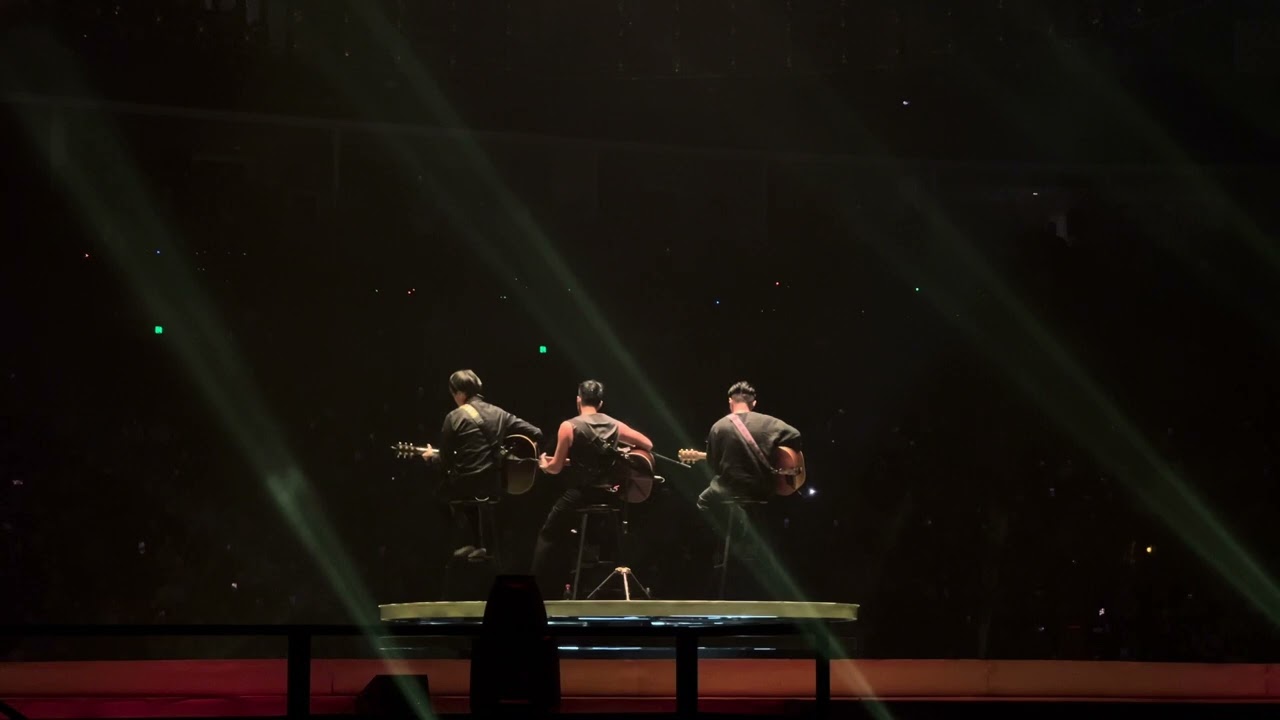 Eric Chou周興哲《Odyssey》巡演上海站 21/10 《I see you everywhere 》￼