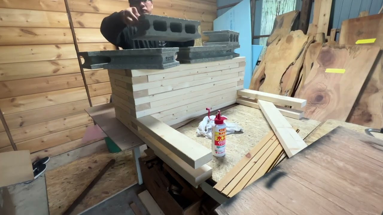 ボンドで接着するだけ！DIY初心者でも簡単にベンチを作る方法。