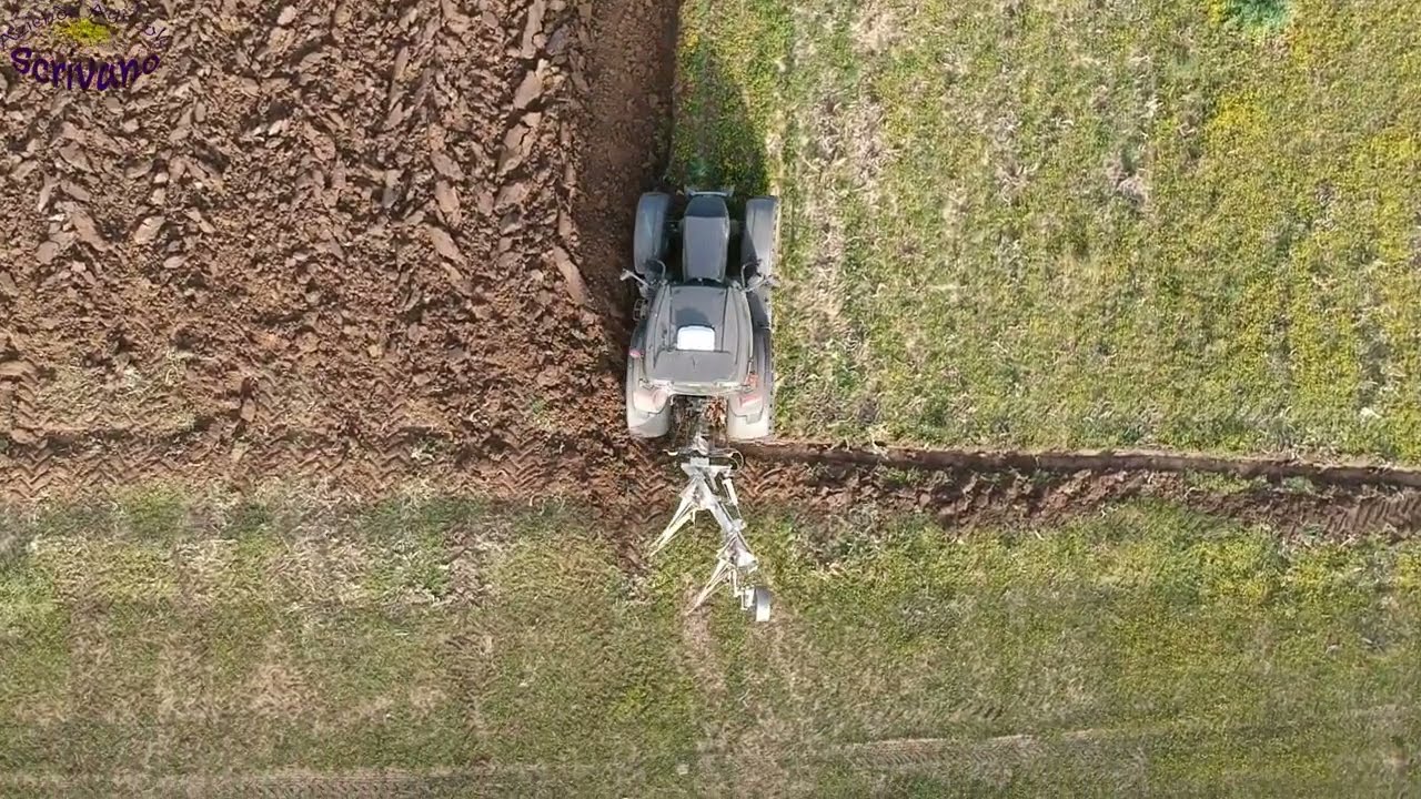 Aratura valtra n134+ aratro bivomere ERMO, azienda agricola Scrivano.