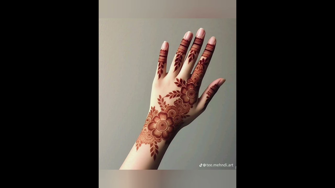 Beautiful mehndi design for girls #lifeisbutadream #fashionstyle #2025 #2025 #dressdesign 