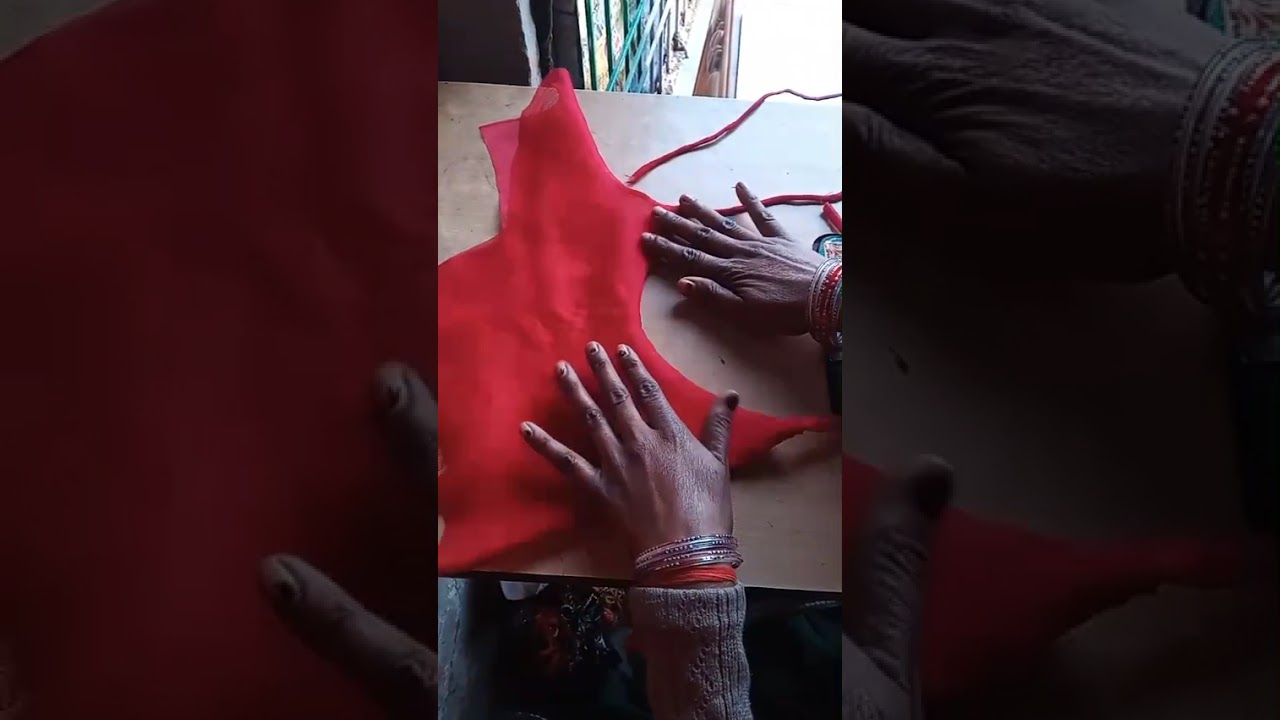 ब्लाउज के पीछे गले का नया मॉडल डिजाइन
