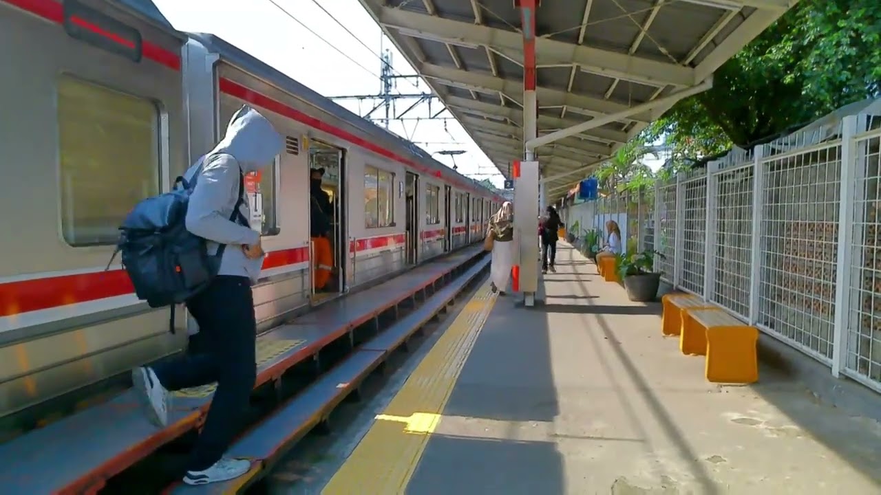 Stasiun Tebet, kompilasi kereta, krl commuter line JR 205 