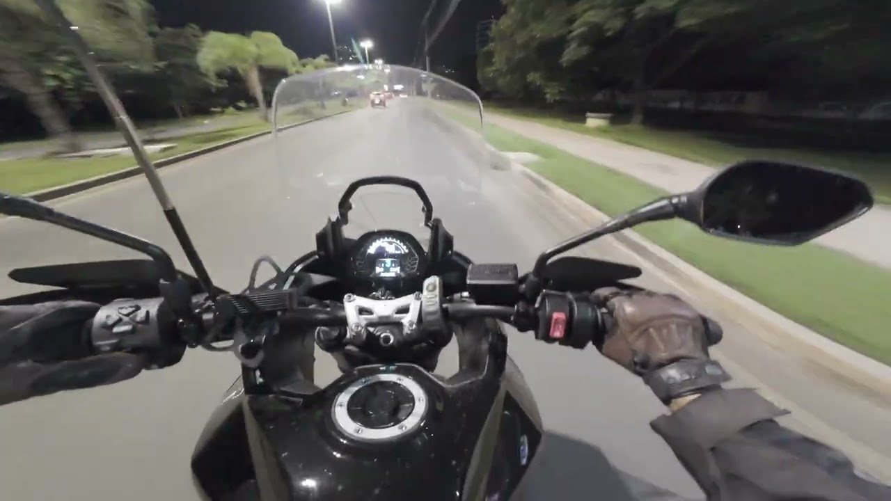 Tiger Sport 660, versão 25/26 Black. Rolê noturno.