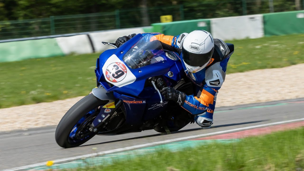 onboard Yamaha R1 circuit Mettet 1.10  13-05-2023