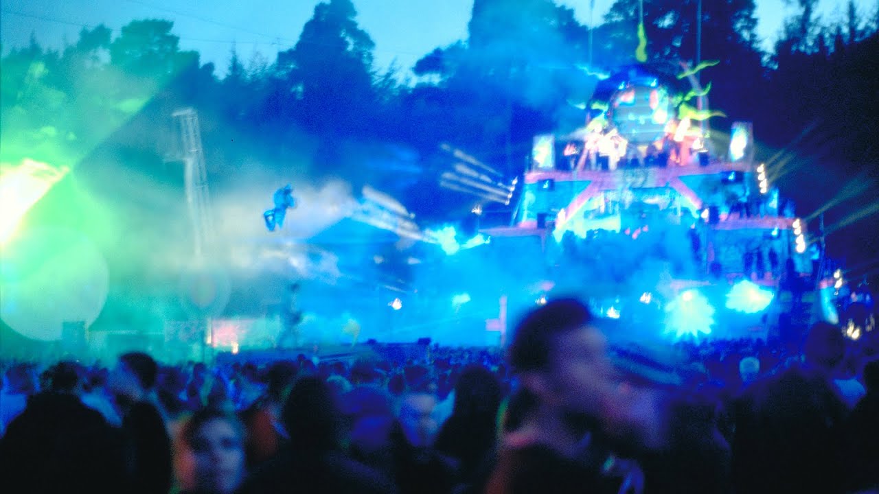 ZOOM Festival 2001 / HAPPY PEOPLE & Komitee pro Allmend / Rough cut by Atelier Stern