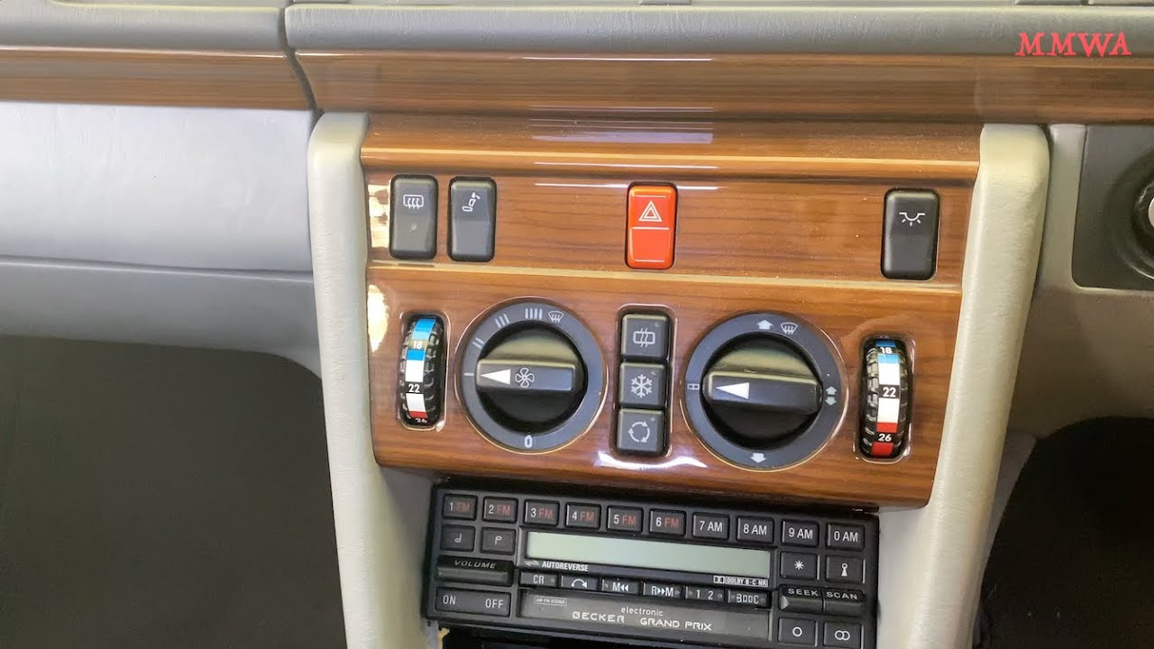 Снятие приборной панели W124, часть 2 — снятие центральной консоли