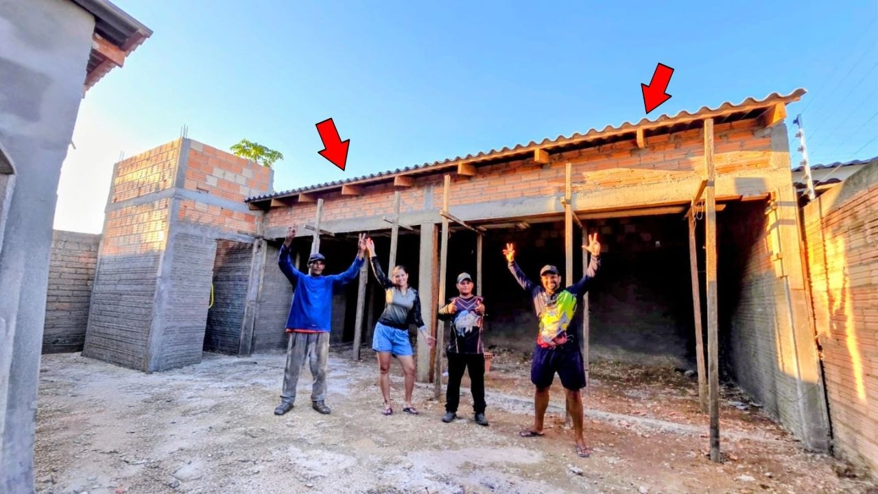 Alegria, emoção e muito suor! Nosso telhado ficou pronto! 😍
