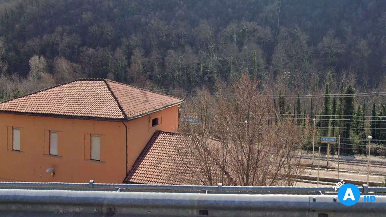 Annunci alla Stazione di Albacina