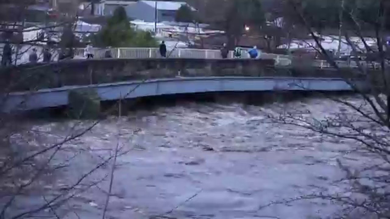 River Calder Wreaks Havoc Through Calderdale & Brighouse 26/12/2015