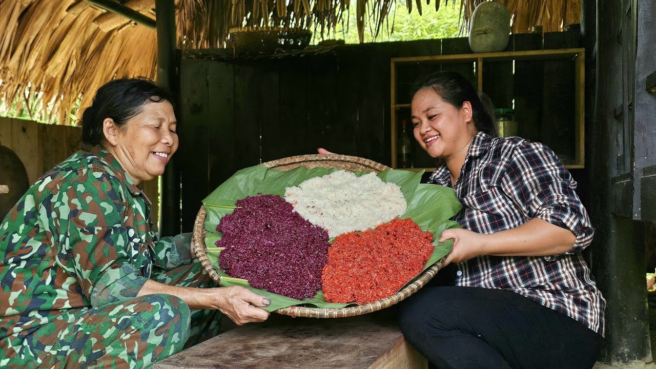 Tieu Trang surprised a veteran when she made five-colored sticky rice for the first time.