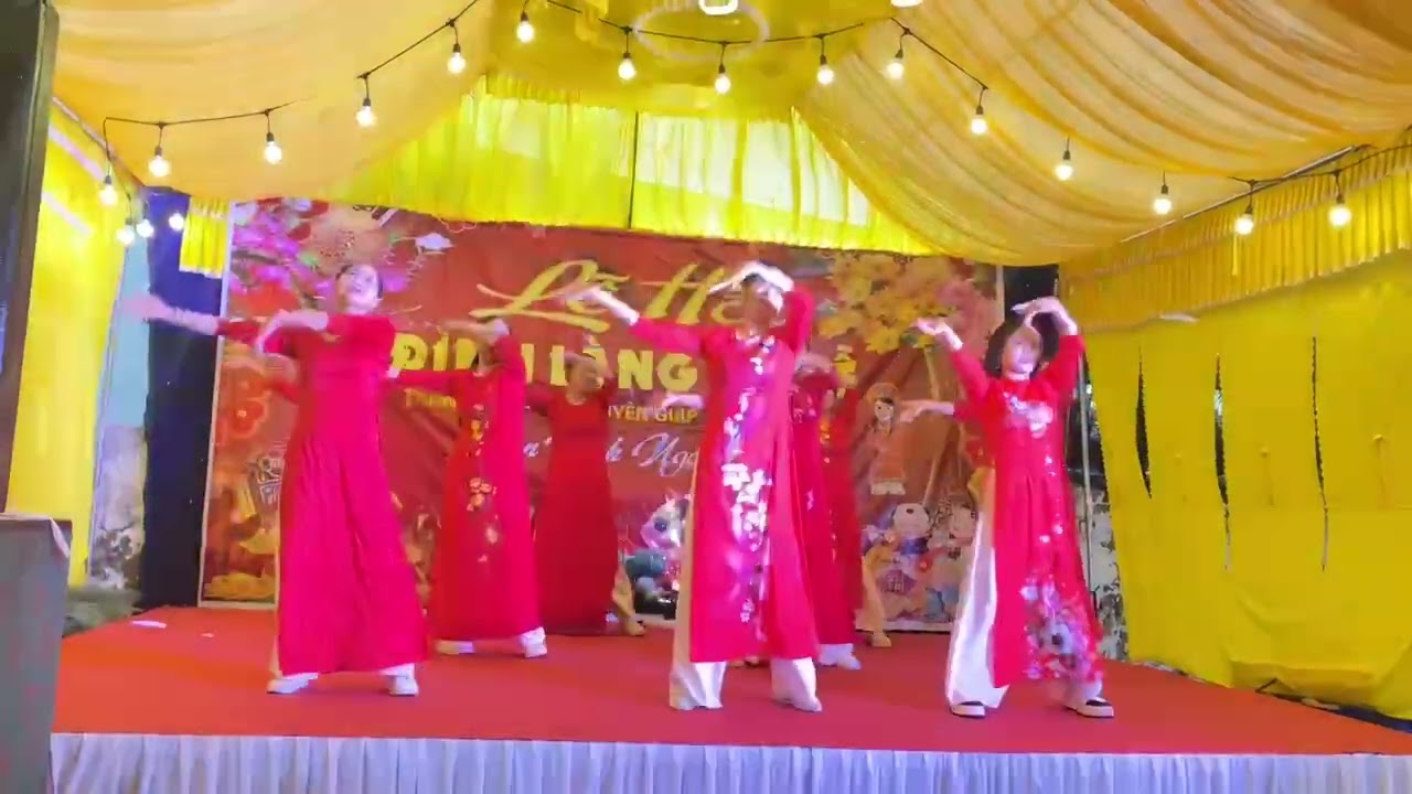 Bắc Blinh(Bắc ninh) - Đội dân vũ xóm Đền thôn Tri lễ.