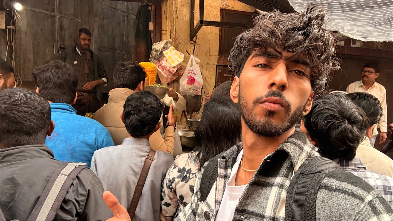 Mathura ke Famous Rupa Kachori Wale | Isliye Viral Hai Rupa Kachori Wale 🔥 
