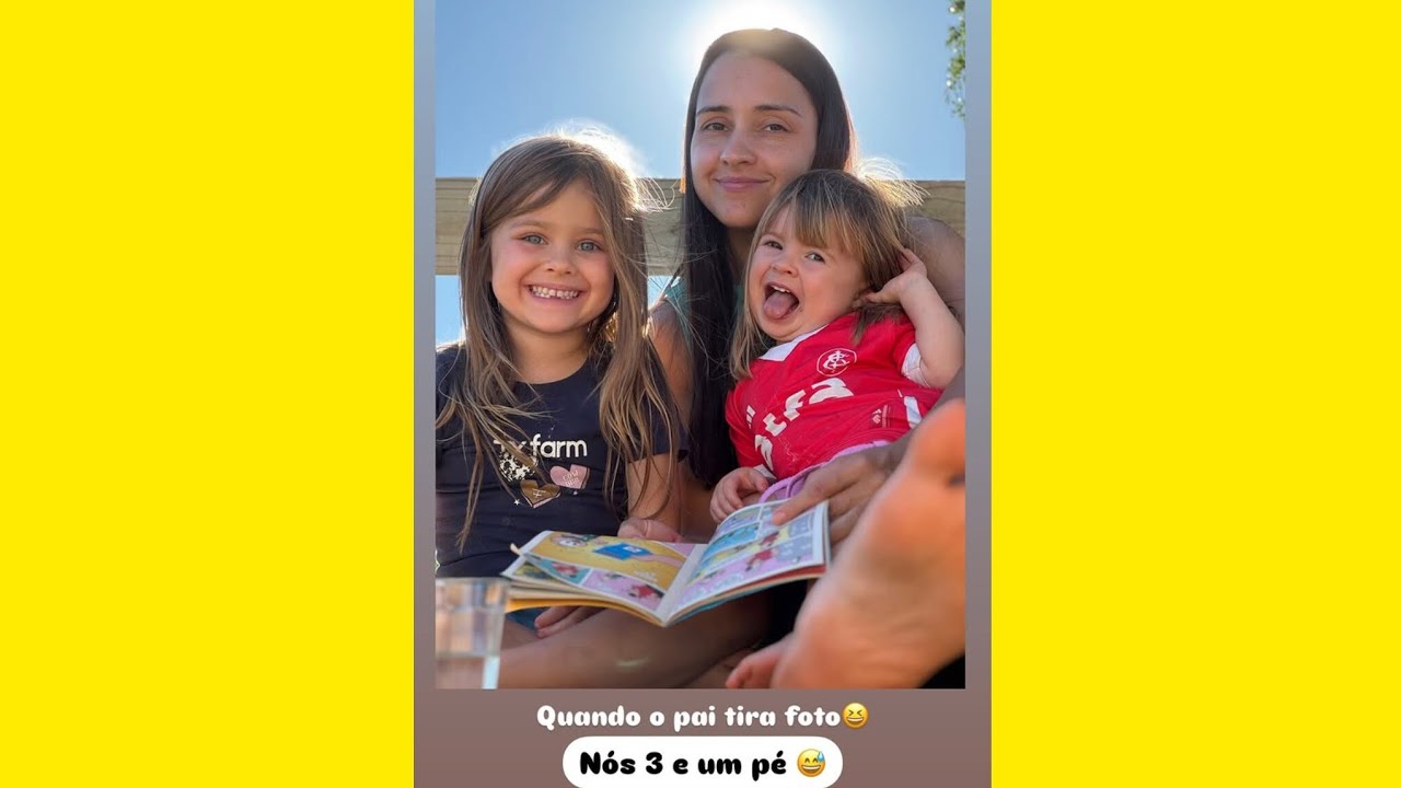 Flávia Louise e a irmã Mavie ajudando a pagar as galinhas que fugiram 