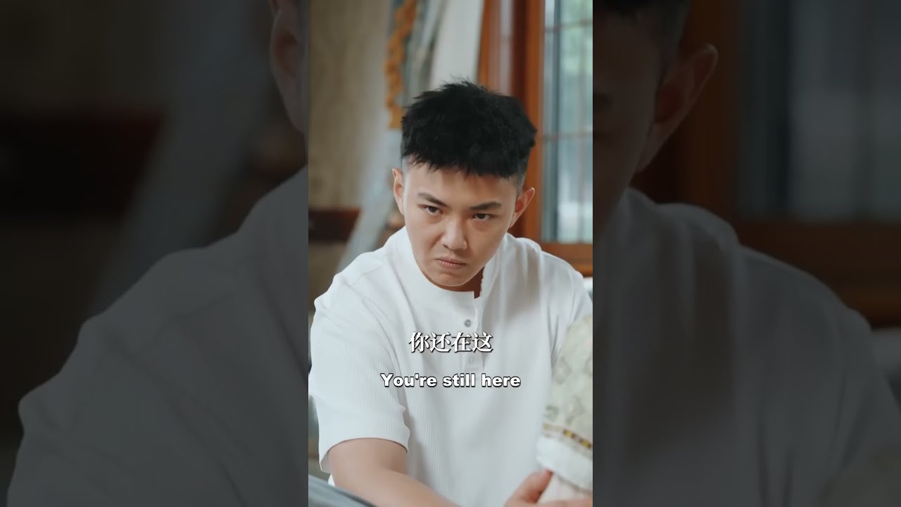 Cô Bé Đáng Yêu Bị Xem Thường, Lại Là Đại Sư Triệu Hồn Xuyên Âm Cứu Ông Nội Khiến Cả Gia Tộc Quỳ Phục