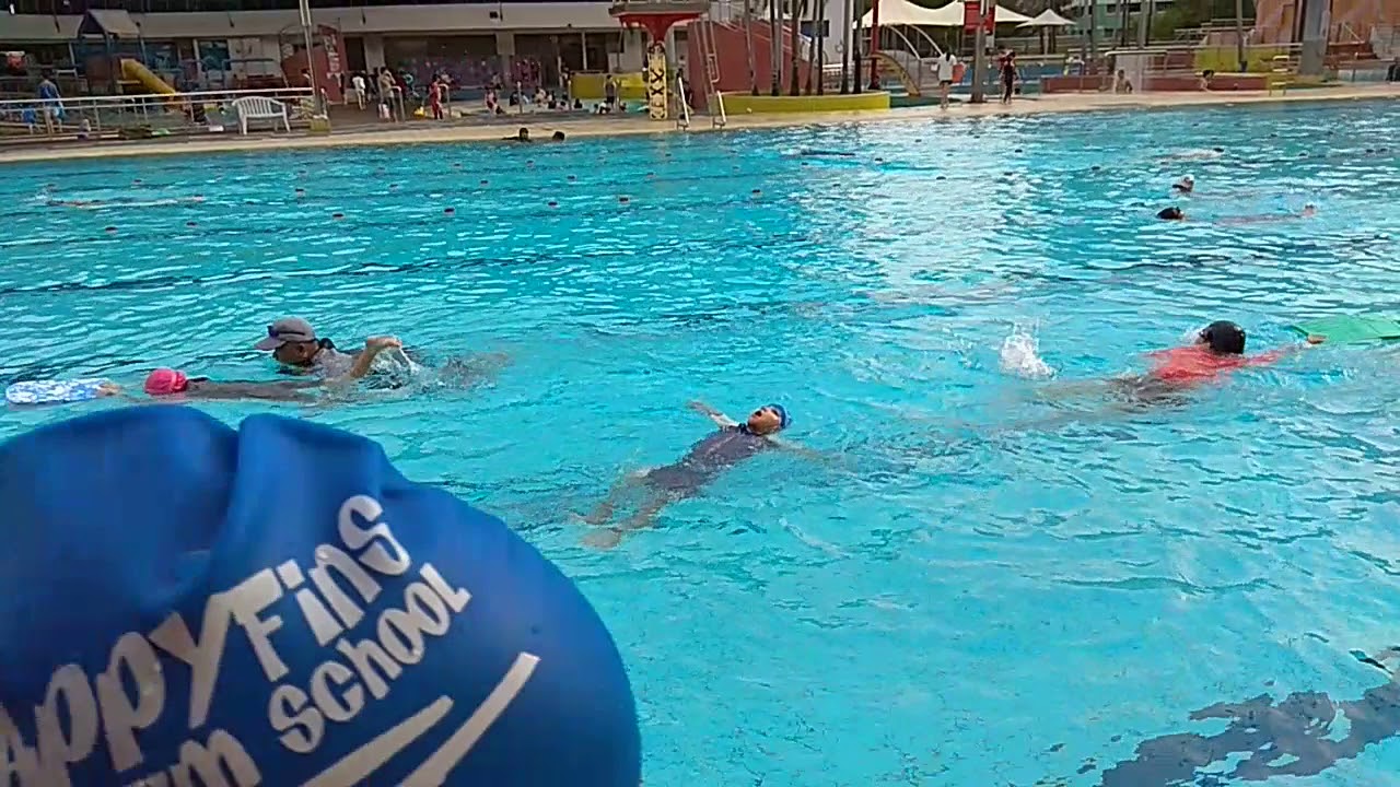 Mike's taking SwimSafer stage 1 test - 20181117(6)