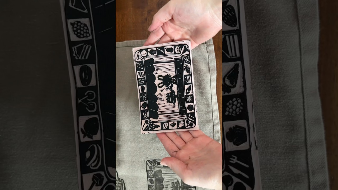 Printing on fabric with a stamp! | #linocut #printmaking #fabricpainting  #stamping #carving