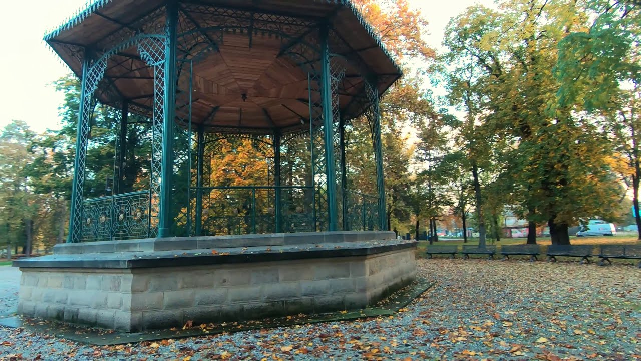 Fall in Central Park in Ko&scaron;ice, Slovakia - GoPro 7 cinematic video