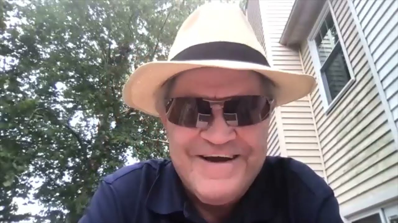 Micky Dolenz on Stardom, Life-Long Dreams & Joining The Monkees!