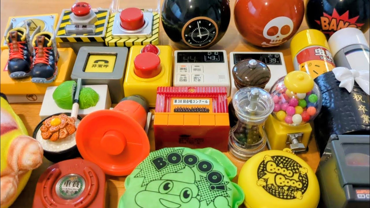 色々な音が鳴るガチャガチャ/Japanese people love capsule toys