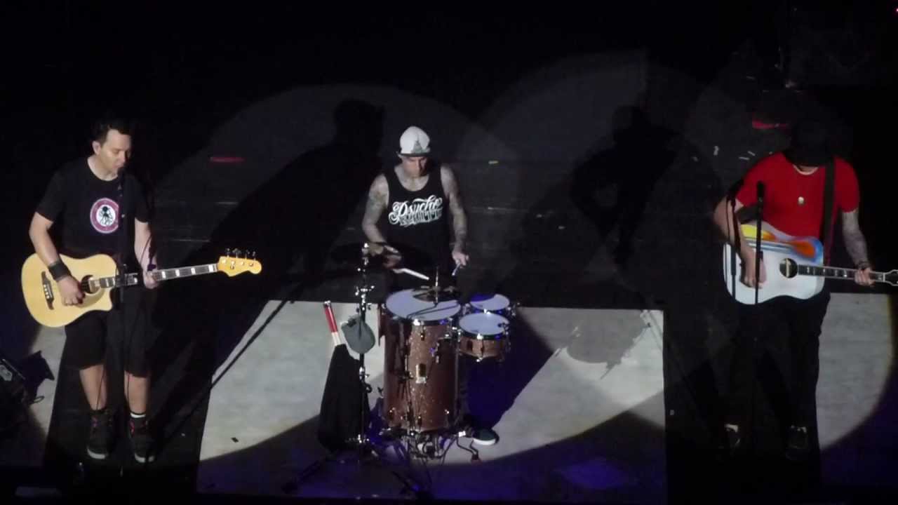 Blink 182 - Reckless Abandon (ACOUSTIC) - HD - Brixton Academy