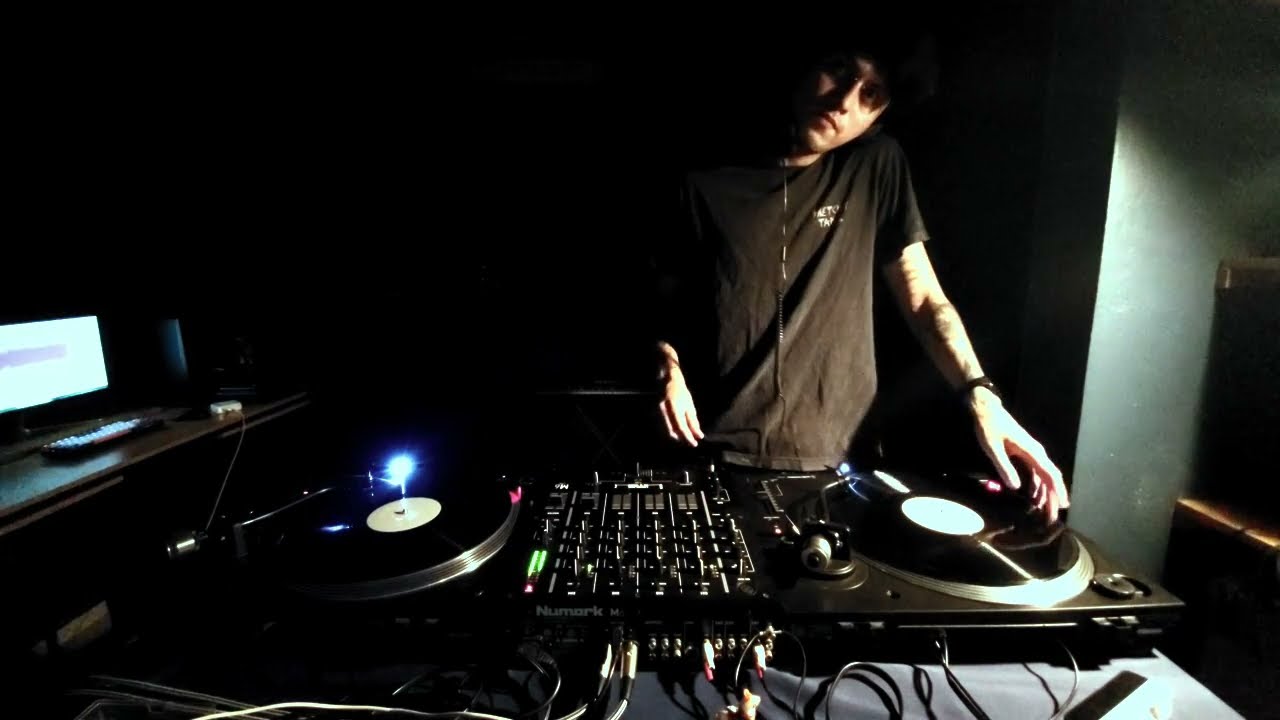 Ro-Minimal - Dark Minimal - Vinyl Only Set by Never Alone In A Dark Room