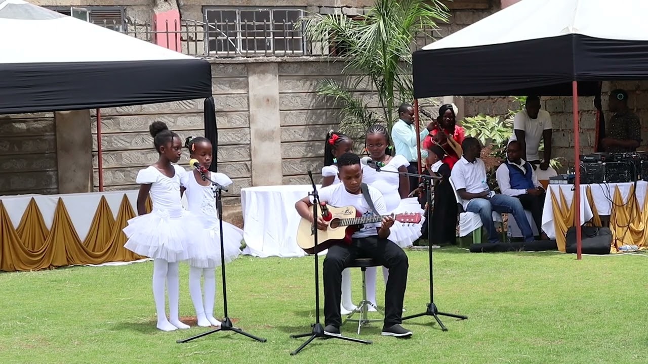 LIVE PERFOMANCE BY CEDRICK & TEAM