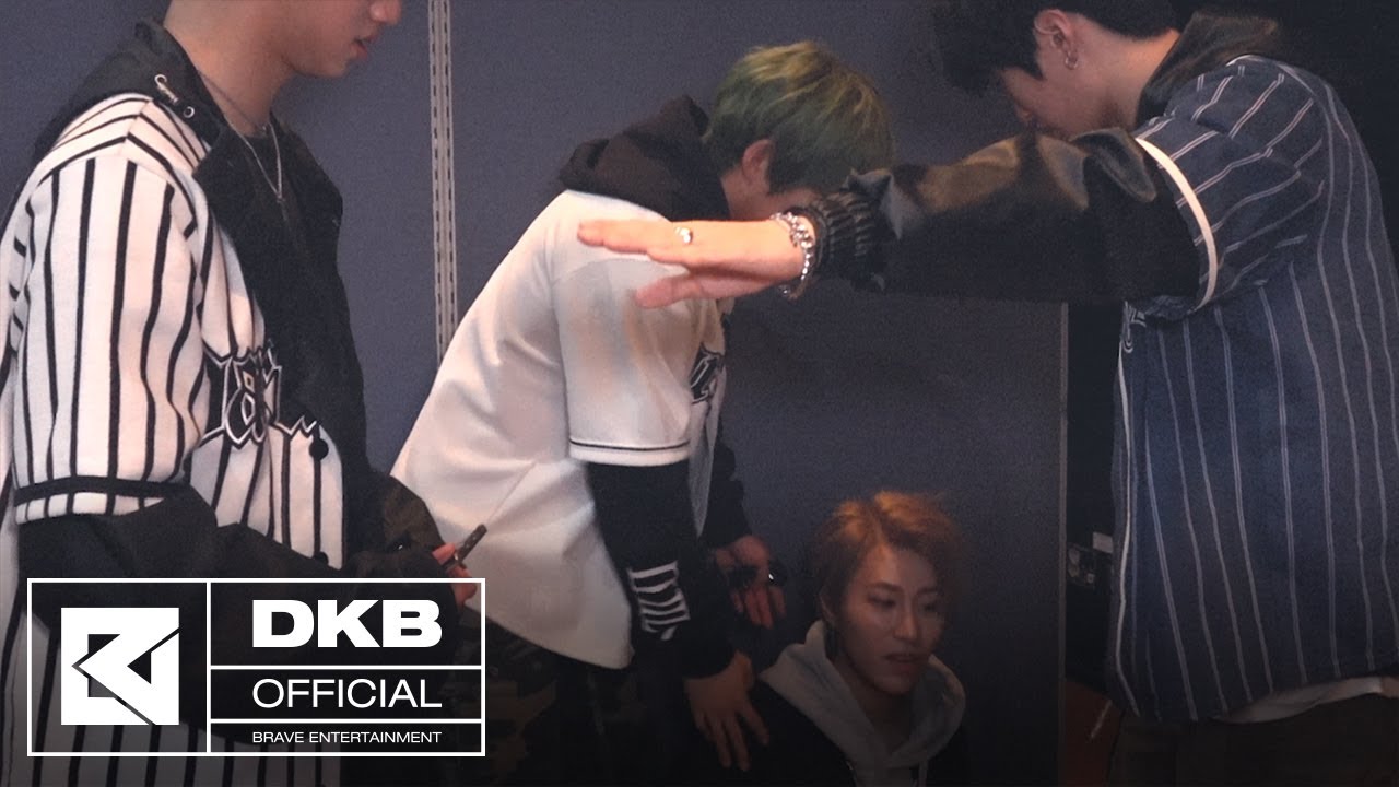 DAKCUMENT #03 다크비에게 고통받는 테오 (Stretching Teo bothered by DKB)