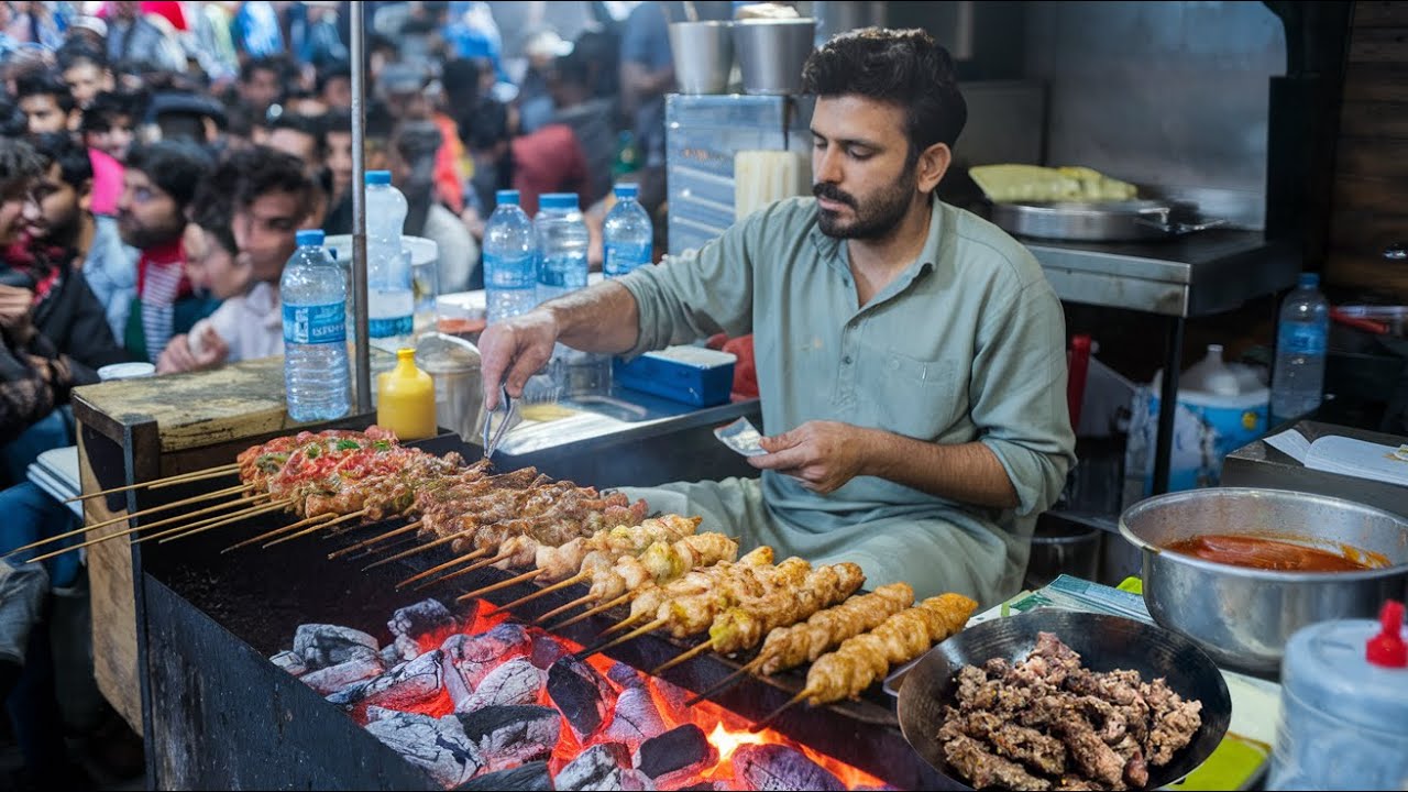 ROADSIDE PURE DESI FIVE STAR DHABA | PAKISTANI PUNJABI STREET FOOD | BEST EVER DESI FOOD SHOW