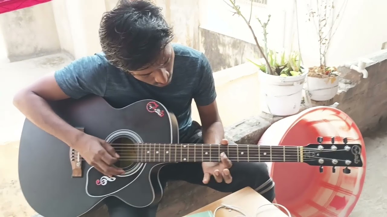 This is my first attempt at playing guitar, my friends please support me.☺️🙏🏻 #guitarshorts #ytshort