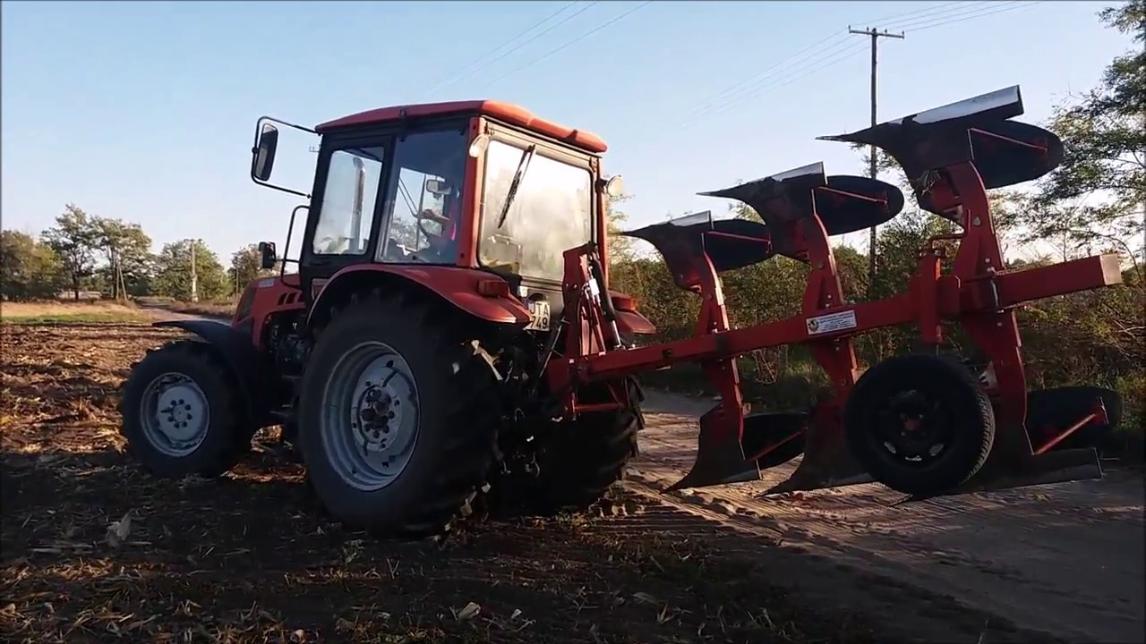 Szántás (MTZ 892.2 Csólyosi eke)