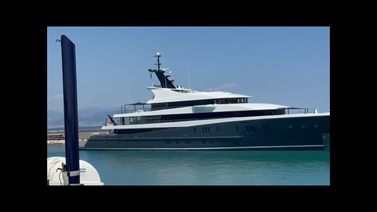 ON THE YACHT ANTIBES FRANCE
