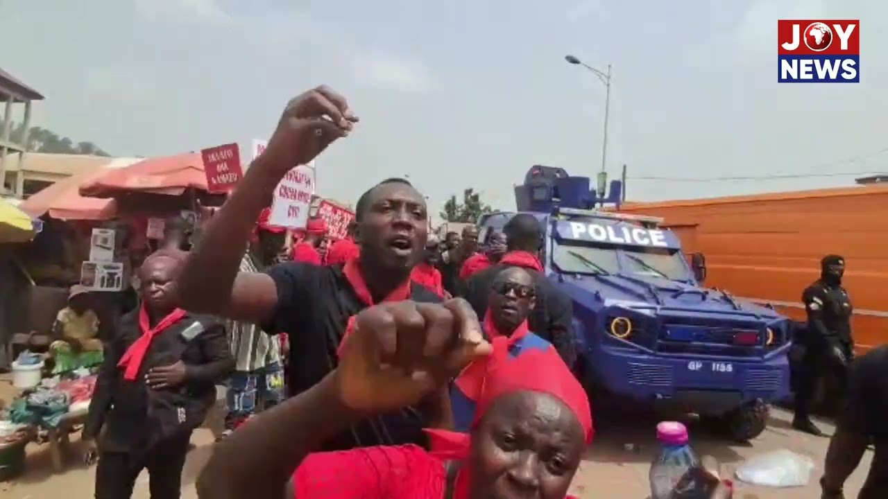 Cocoa farmers in Western North demonstrate over price cut