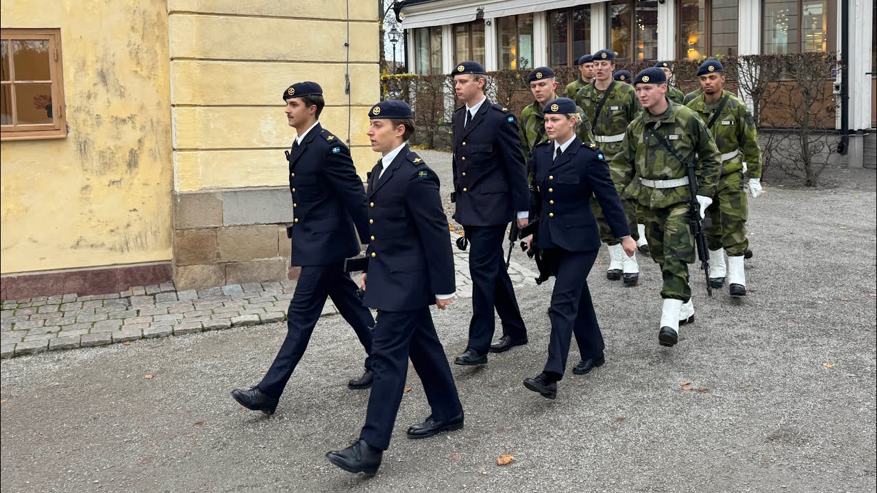 2025-11-12 Drottningholms Slott vaktavlösning Ledningsregementet - F17