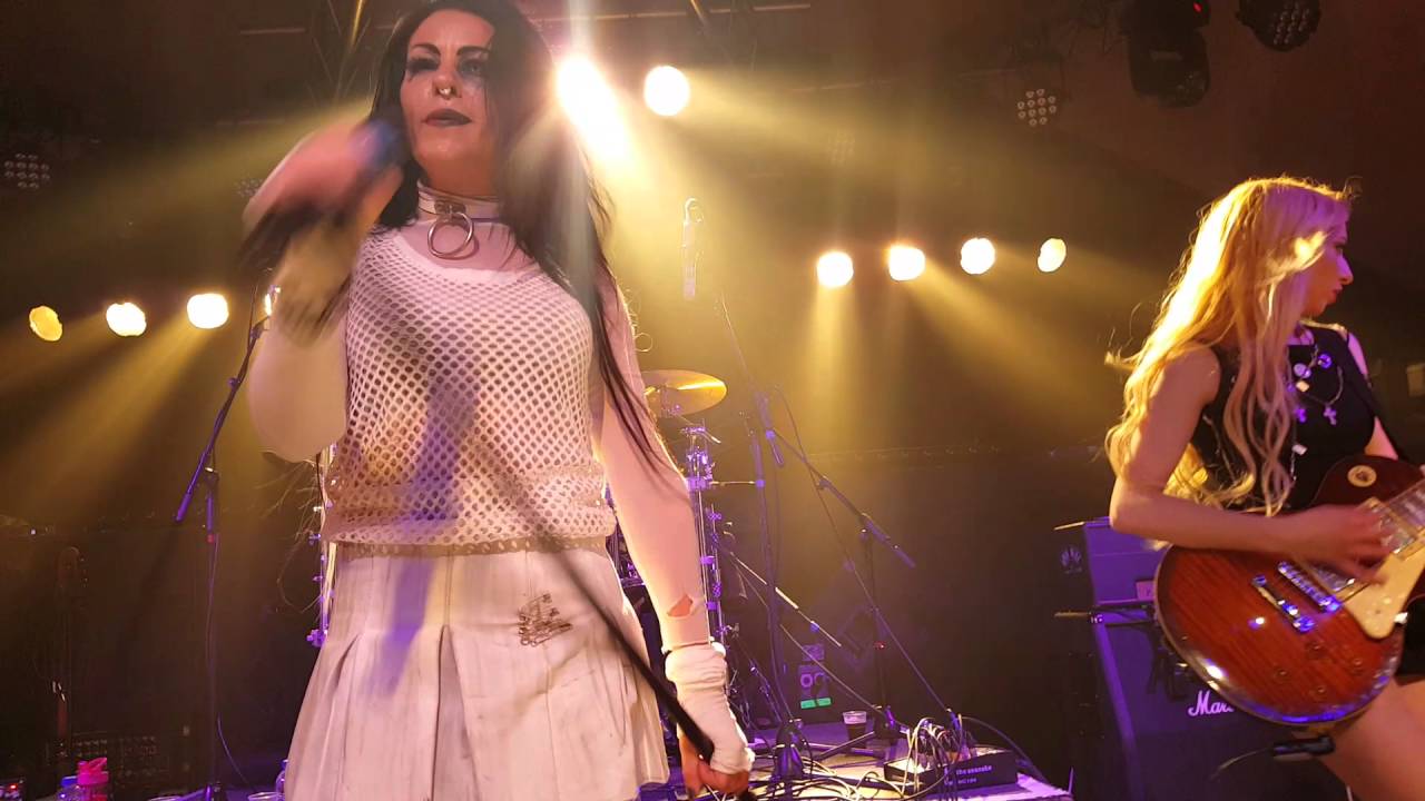 SEX PISSED DOLLS SHOULD I STAY OR SHOULD I GO  ROBIN 2 BILSTON 23/4/2016